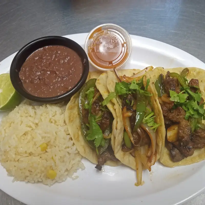 Tacos de Pollo / Chicken Tacos