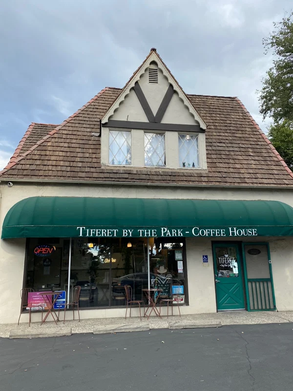Tiferet by the Park