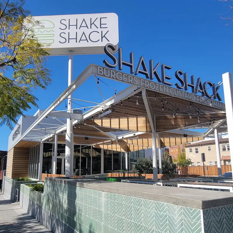 Shake Shack Little Italy