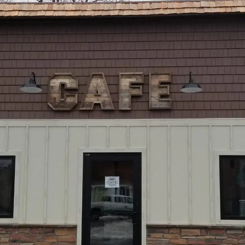 Wagon Wheel Cafe & Pizza