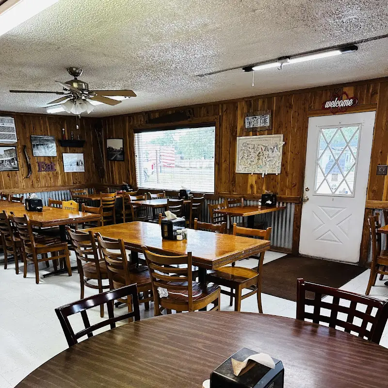 Mel's HWY 10 Cafe