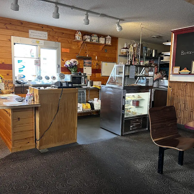 Twin Gables Cafe-Lounge