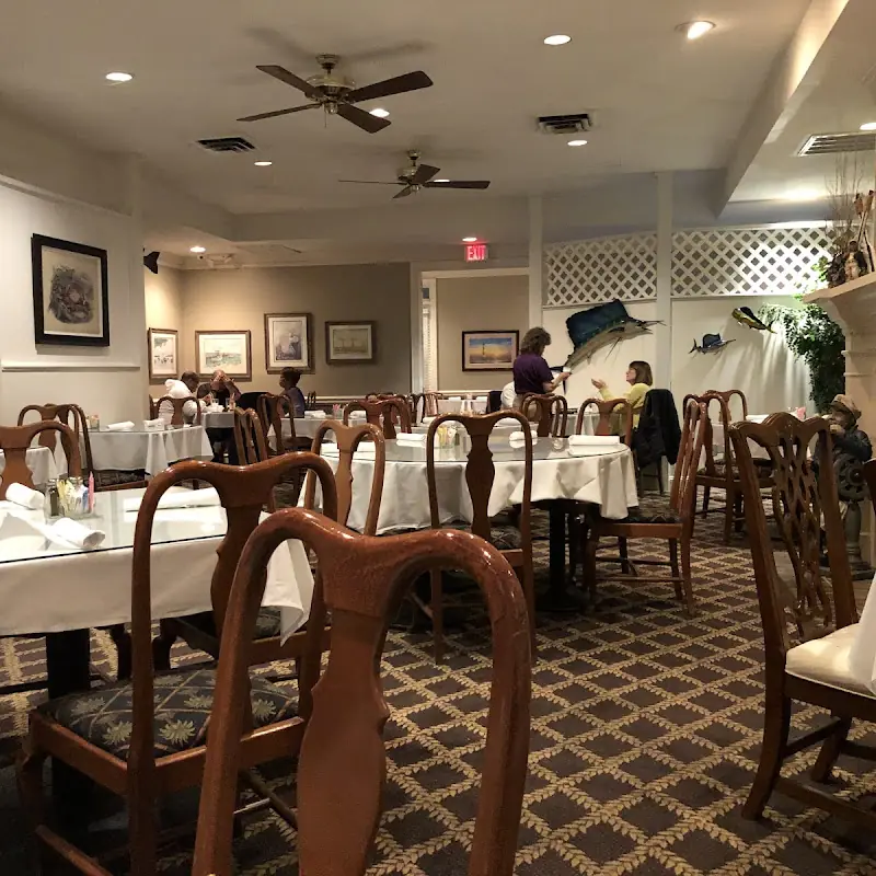 Captain's Quarters Seafood and Steak