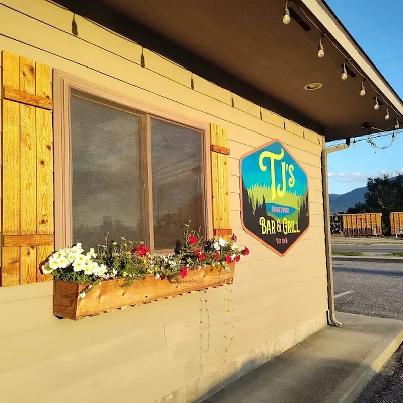 TJ's Hometown Bar & Grill
