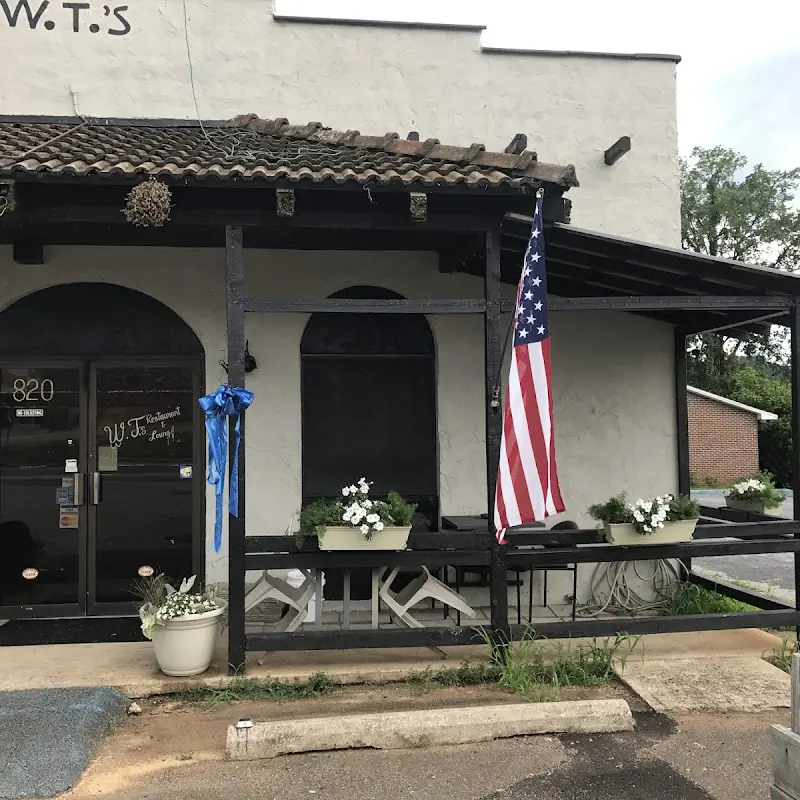 W T's Restaurant & Lounge