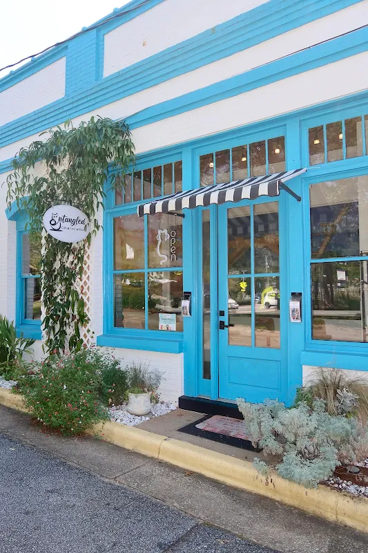 Entangled Cat Cafe