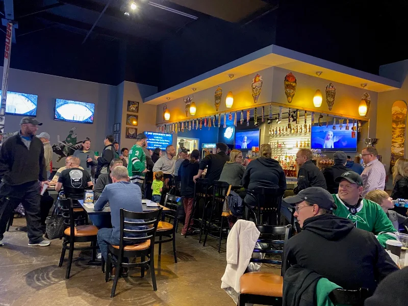 19 Degrees Sports Bar & Grill
