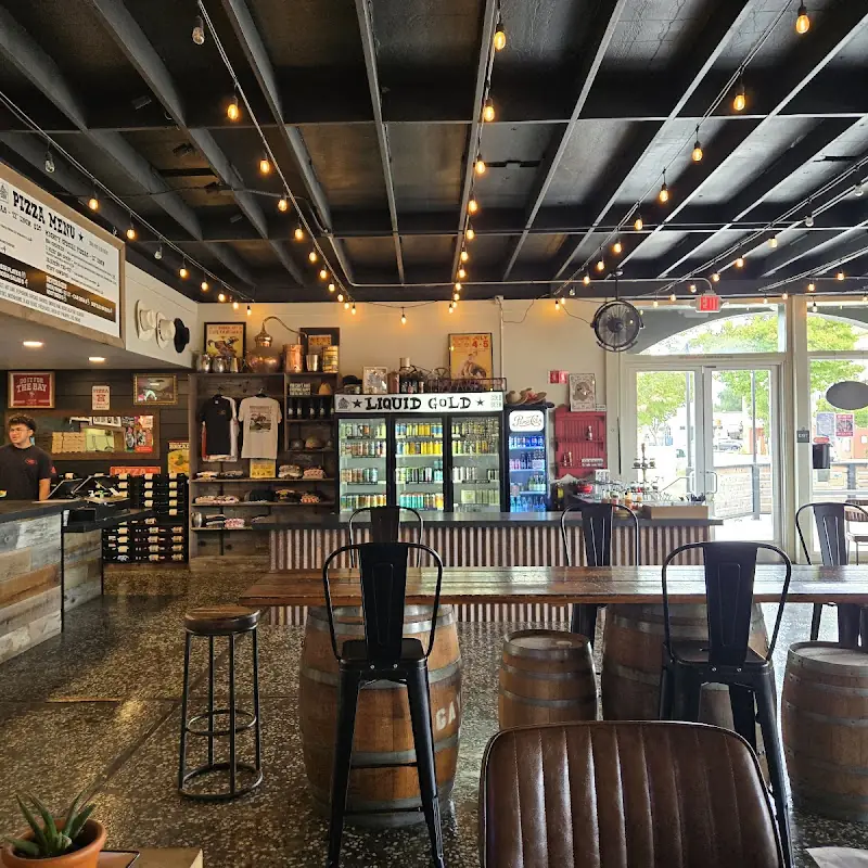 High & Mighty Pizza Joint