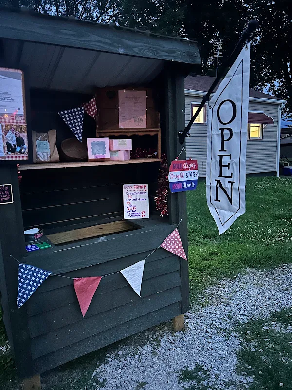 The Honeycomb Bakestand