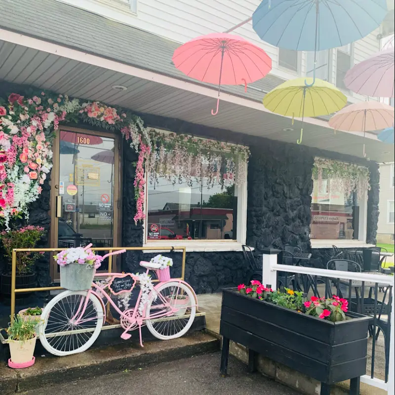 Yummilicious Cafe & Bakery