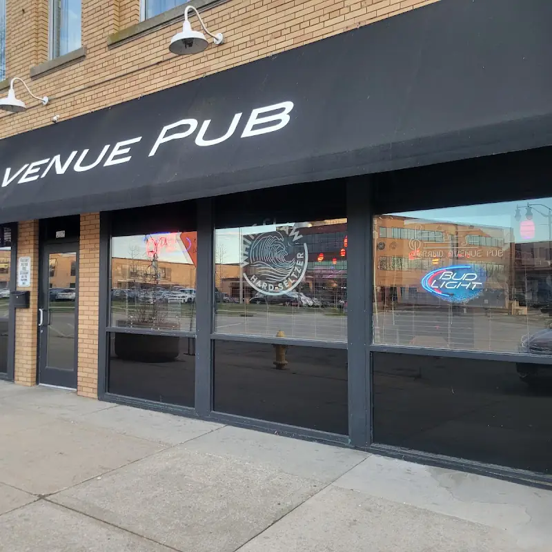 Grand Avenue Pub