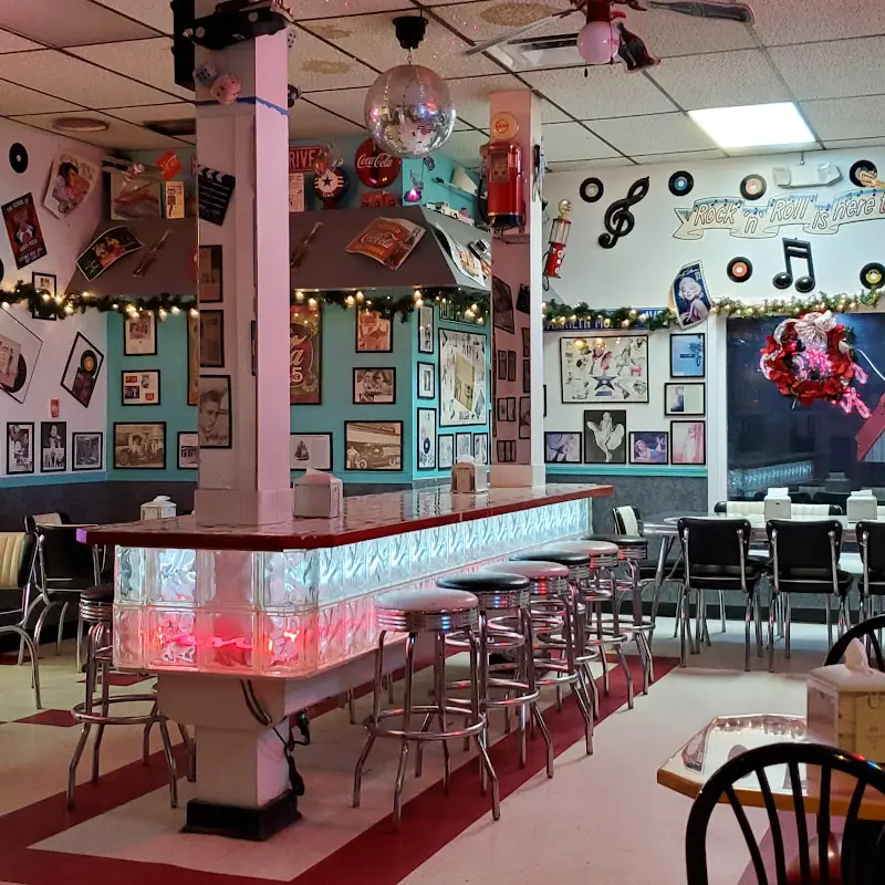 Scoop's Dairy Bar & Arcade