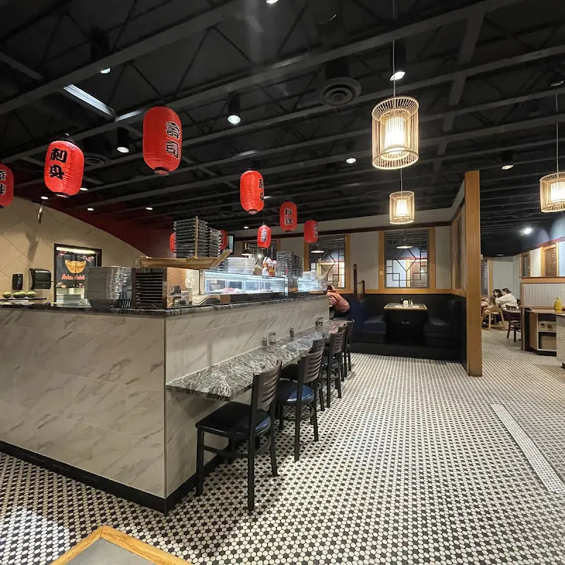 Red 8: Asian Cuisine and Sushi Bar