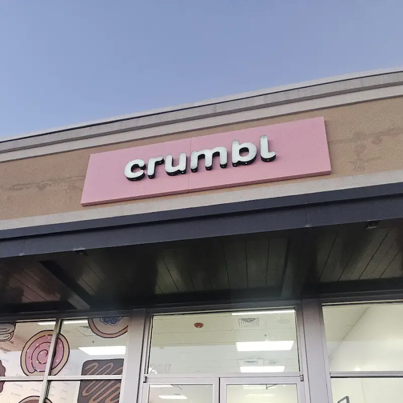 Crumbl – Cookies & Desserts
