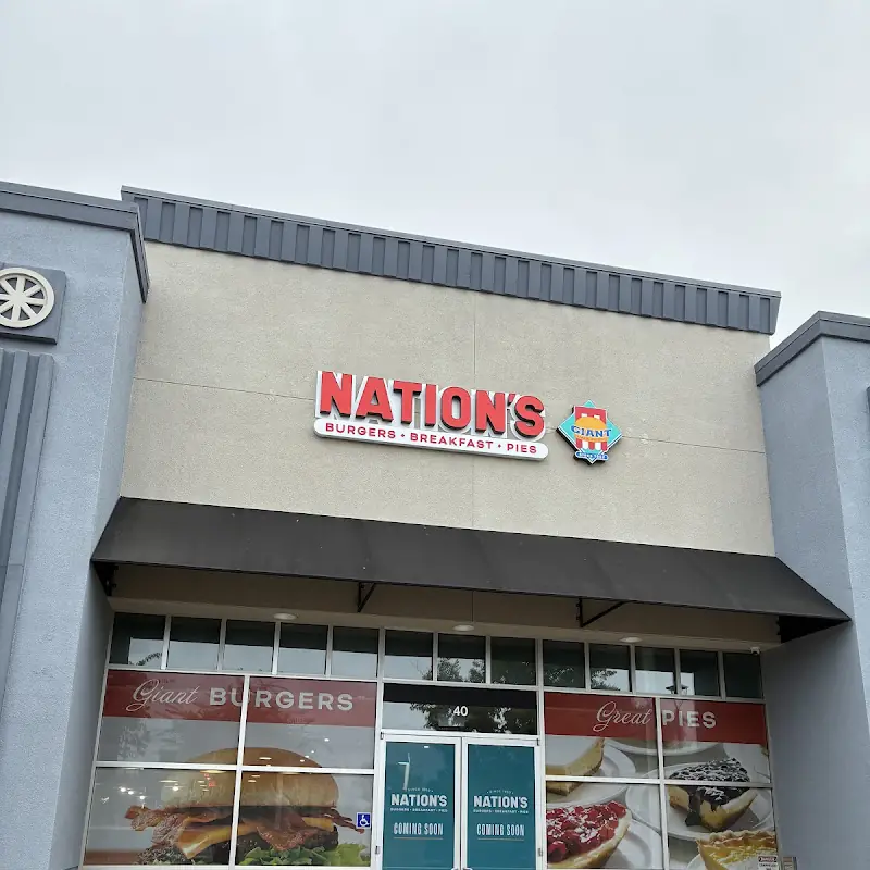 Nation's Giant Hamburgers & Great Pies