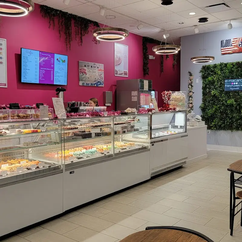 Le Macaron French Pastries - The Avenue