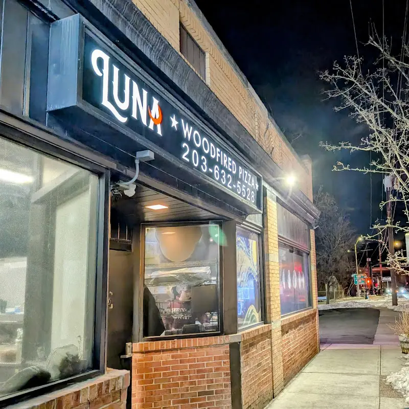 Luna Woodfired Pizza