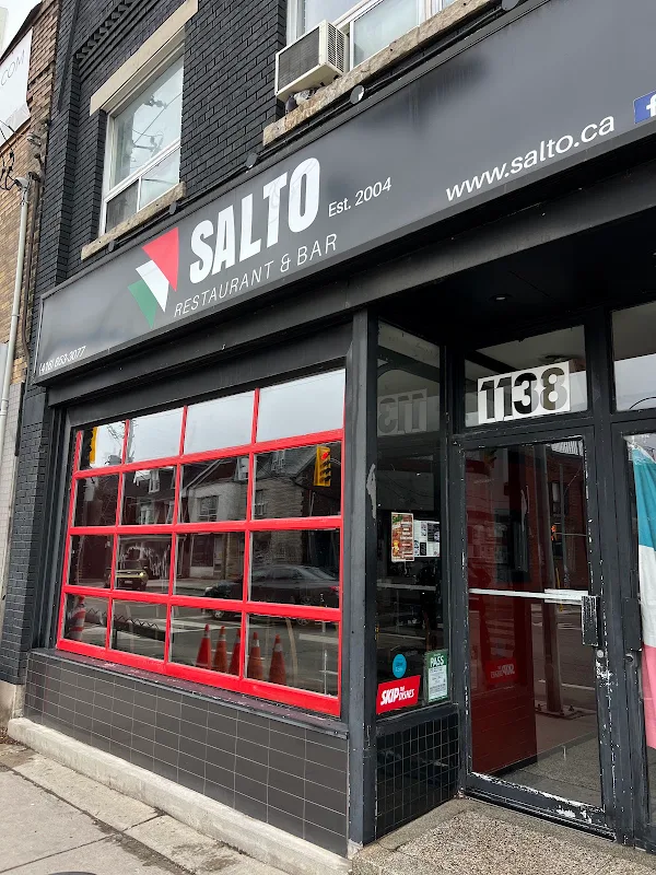 Salto Restaurant & Bar
