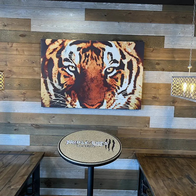 Triple Cats Bar & Grille