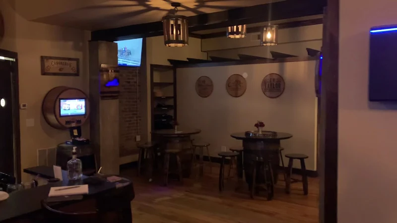 Canonero’s Cigar & Bourbon Bar