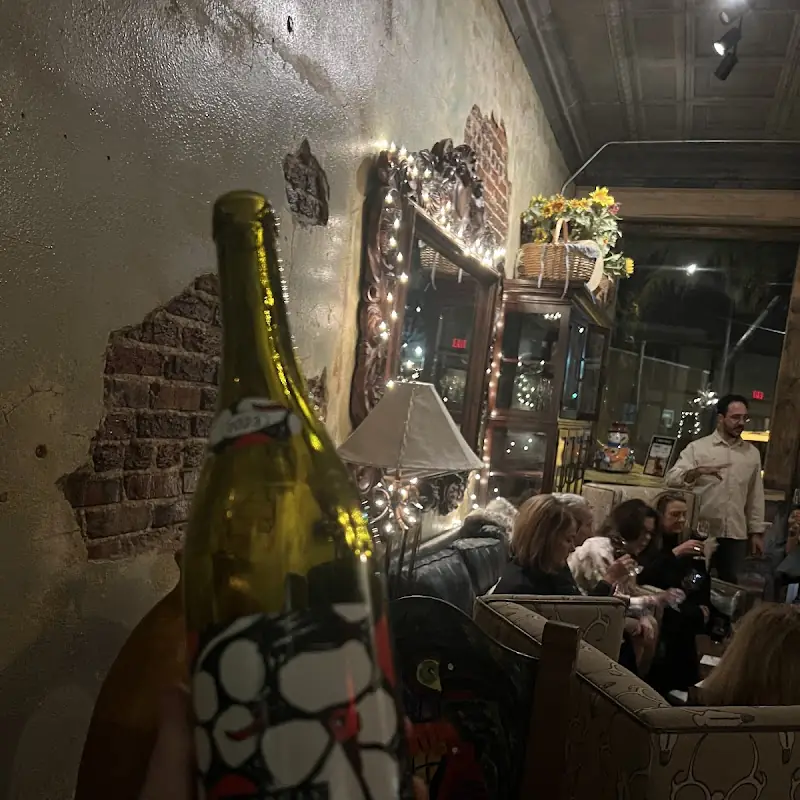 The Dirty Laundry Saloon - Bar & Grill