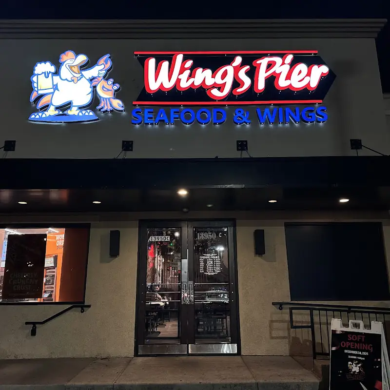 Wings Pier Seafood & Wings (Aurora Store)