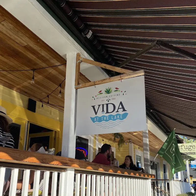 Vida At The Lake