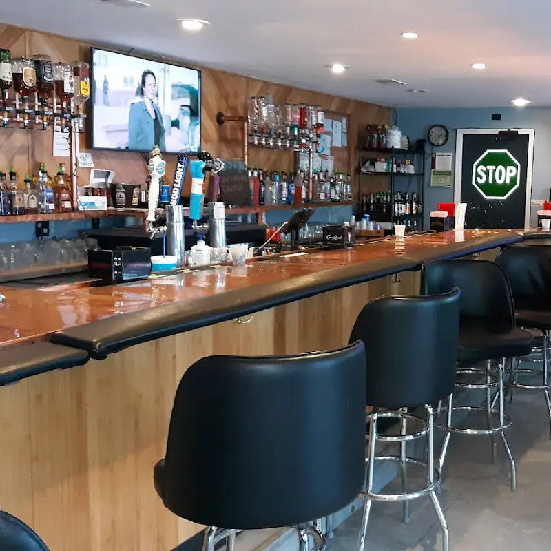 Riley's Roadhouse Bar & Grill