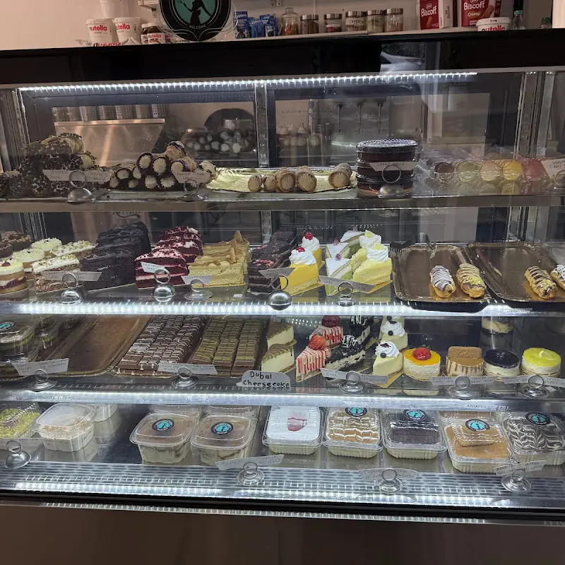 Mrs. Dessert & Kumpir محل حلويات عربي
