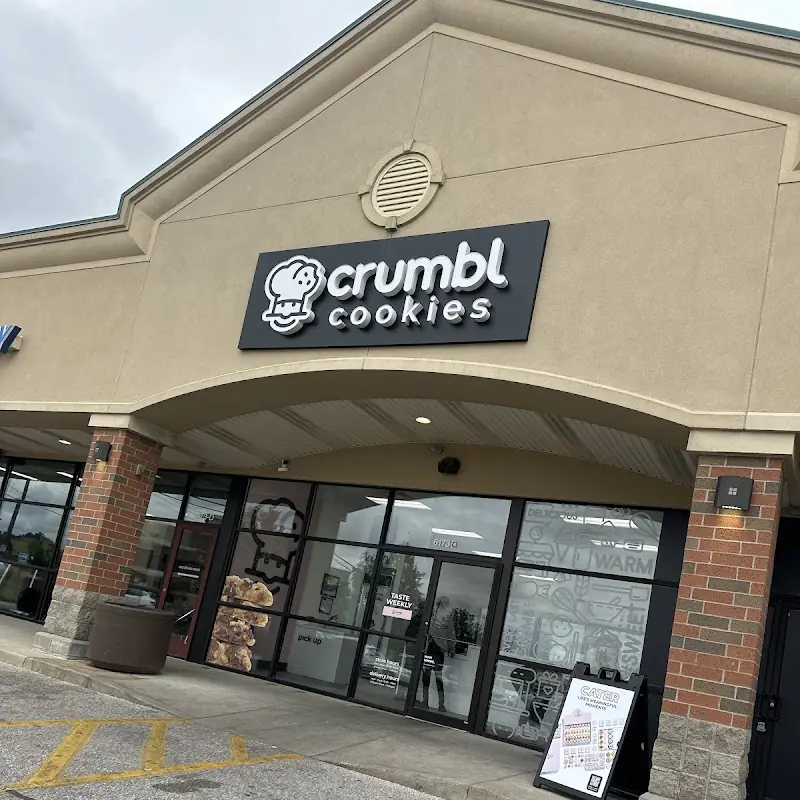 Crumbl – Cookies & Desserts