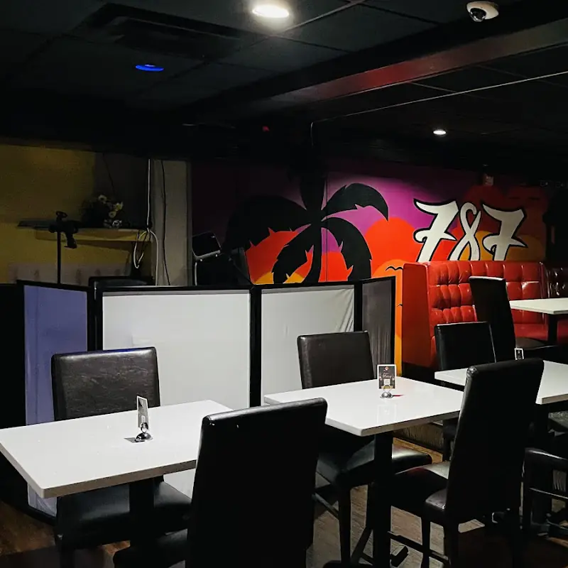 787 Restaurant & Lounge
