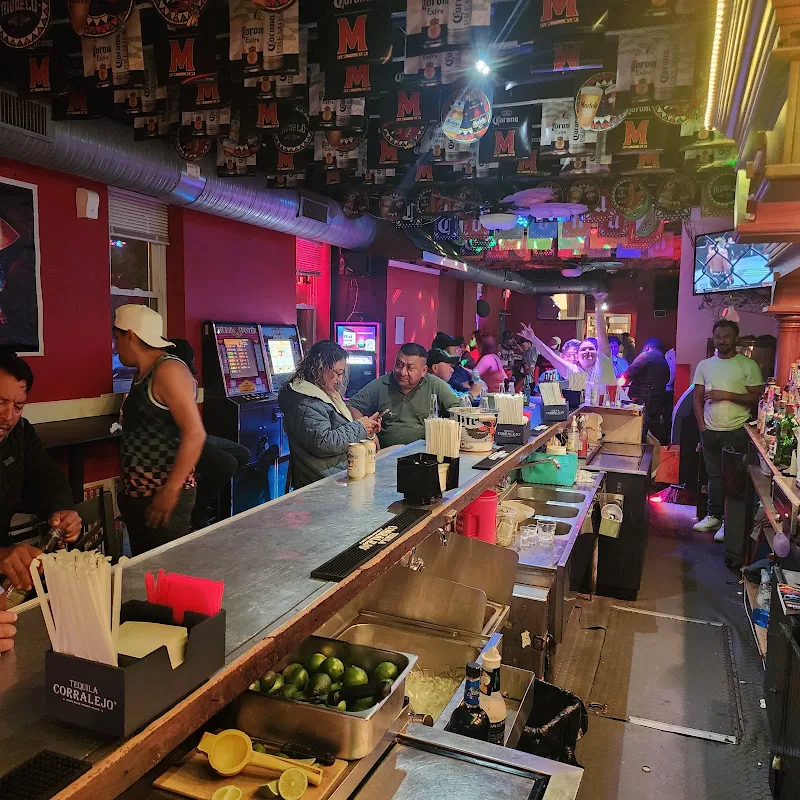 Aqua Bar & Grill