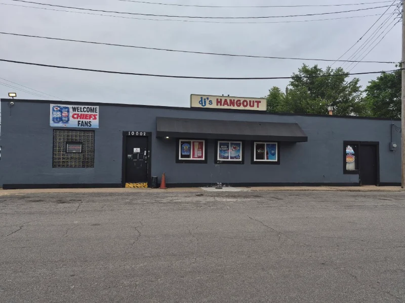 Dj's Hangout Bar