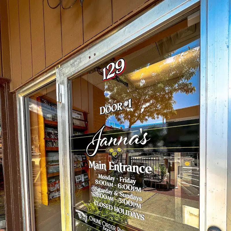 Janna's Market Grill