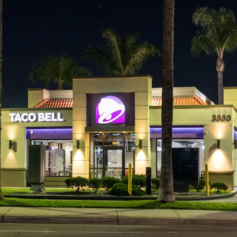 Taco Bell - Live Más Café