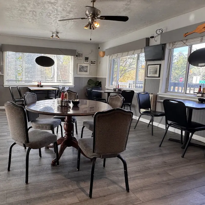 The Mystic River Cafe