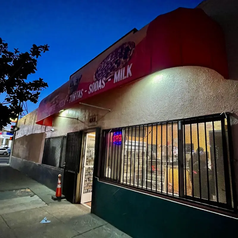 Lupita's Panaderia y Pizzeria
