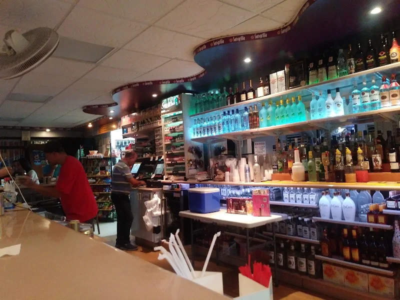 Rey Liquor Store