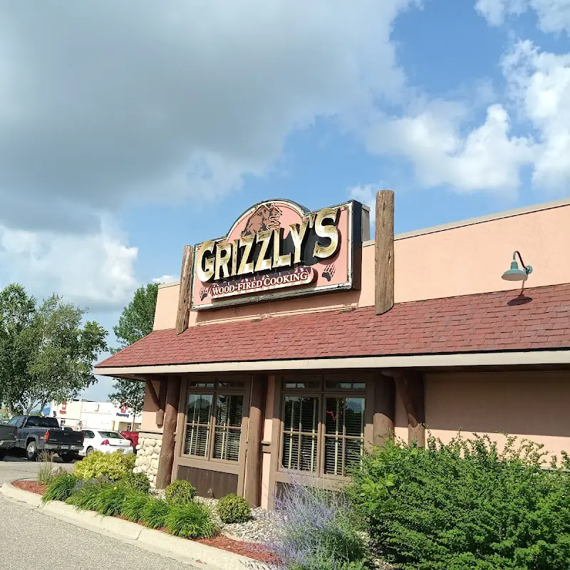 Grizzly's Grill Smoke & Fire