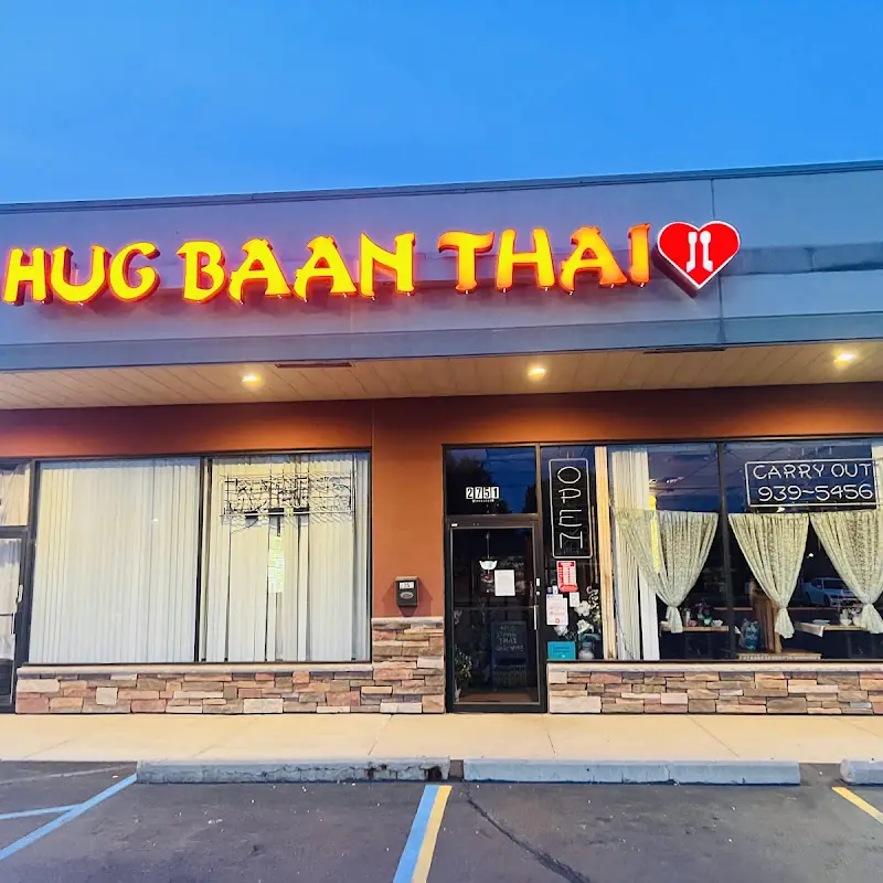 Hug Baan Thai