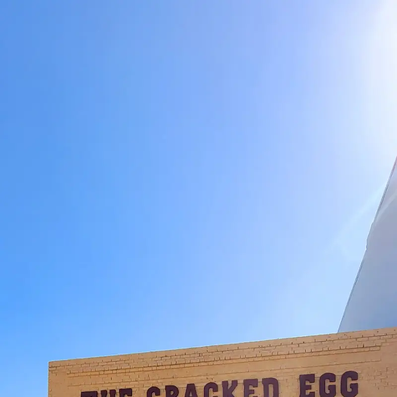 The Cracked Egg