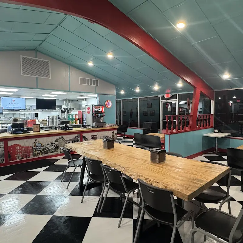 Lou Ann's Biscuits & Burgers