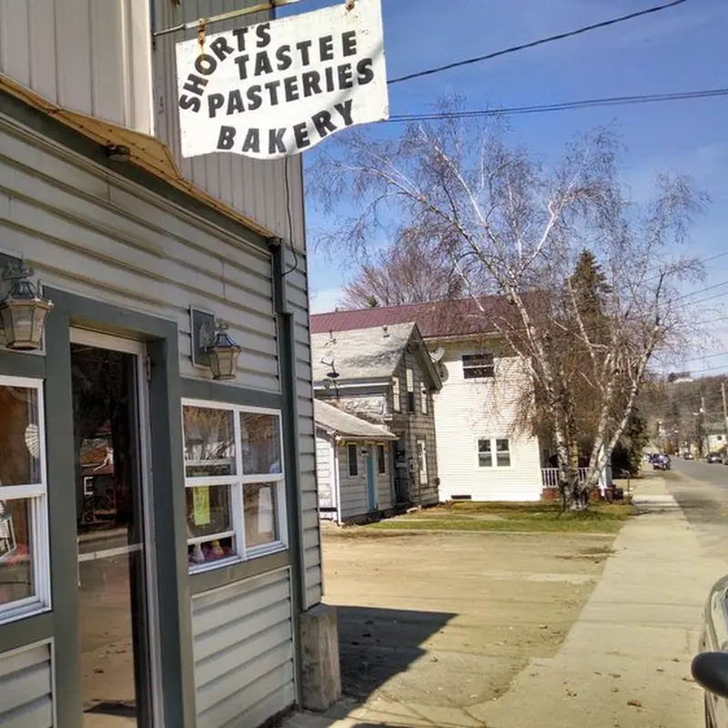 Shorts Tastee Pastries
