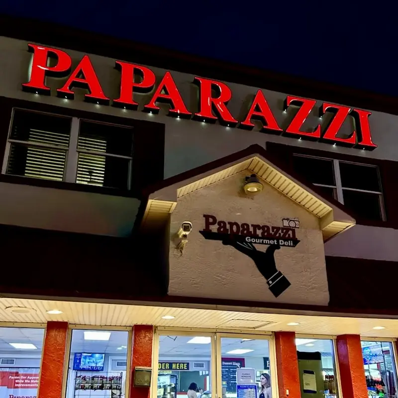 Paparazzi Pizza