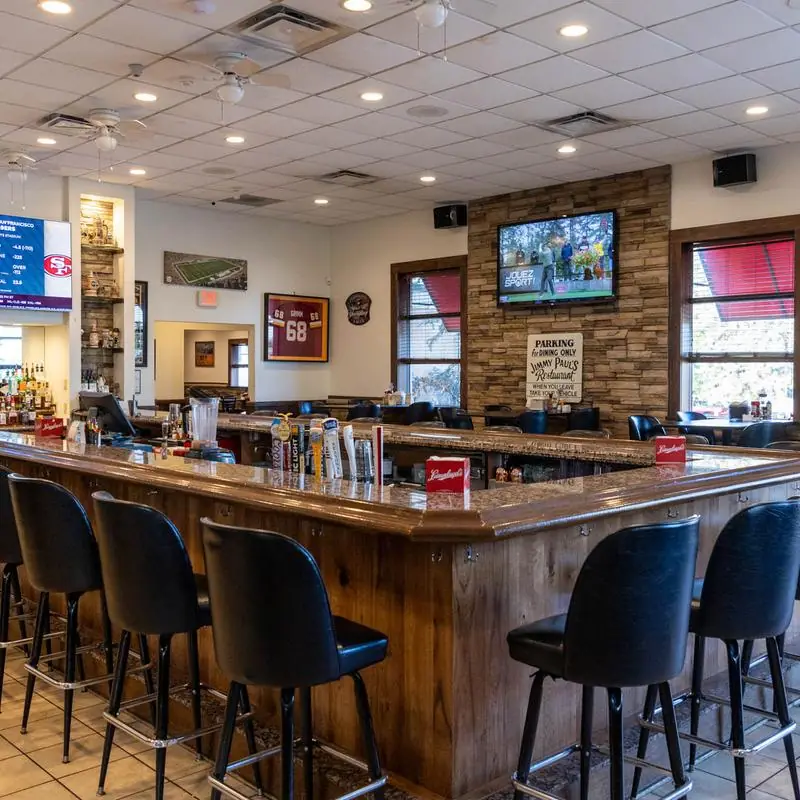 Aumer's Sports Bar & Grille
