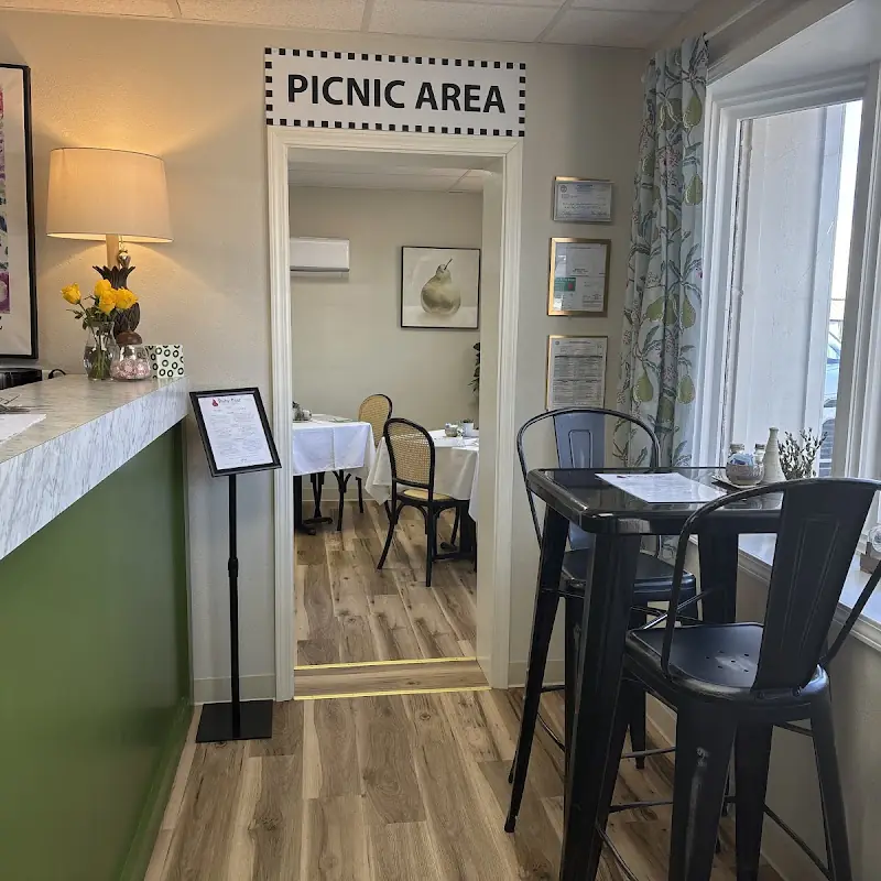 The Ruby Pear - Lunch & More