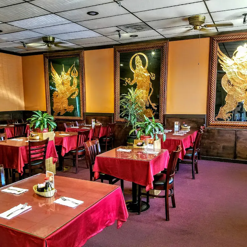 Dome Pochana - Thai Family Restaurant