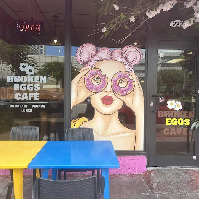 Broken Eggs Cafe