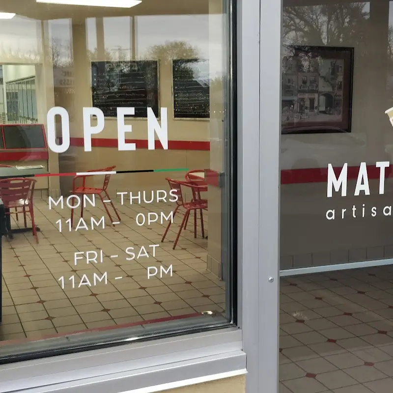 Matteo’s artisan pizza