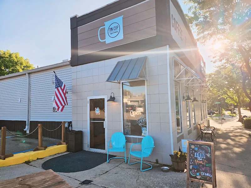 TIN CUP Cafe